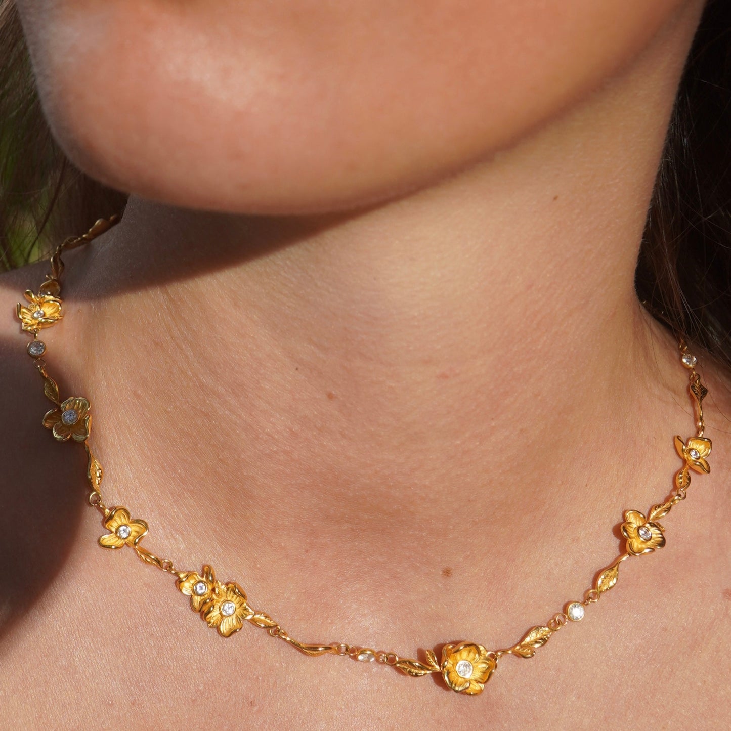 Flora halskæde 18k guldbelagt