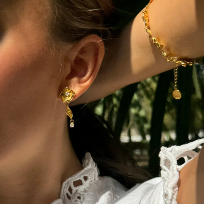 Flora ørestikker 18k guldbelagt